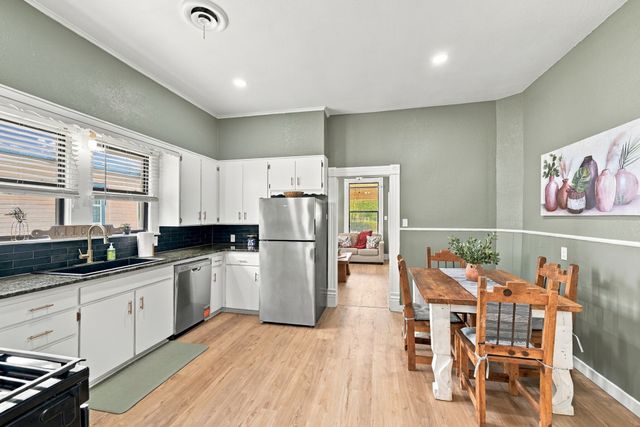 311 N Pendell Avenue, Cleburne, TX 76033