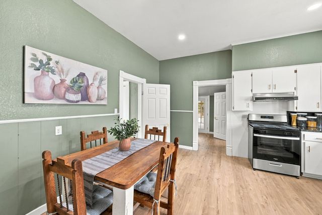 311 N Pendell Avenue, Cleburne, TX 76033