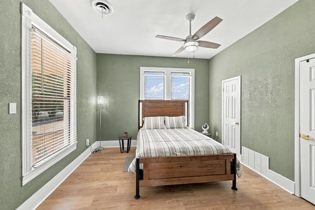 311 N Pendell Avenue, Cleburne, TX 76033