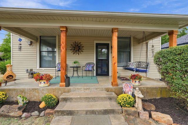 311 N Pendell Avenue, Cleburne, TX 76033