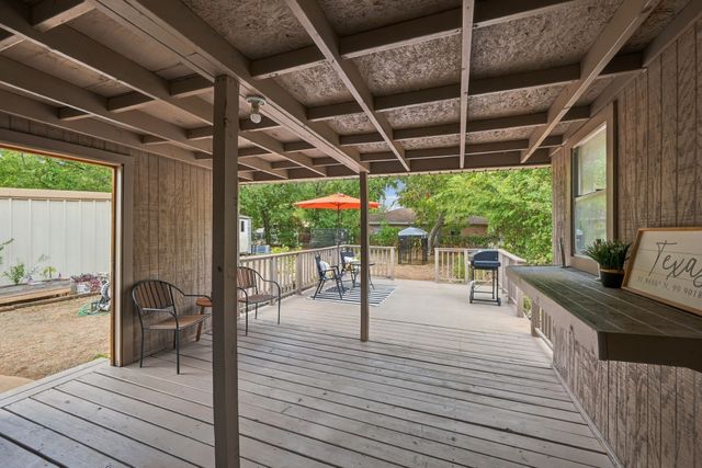 311 N Pendell Avenue, Cleburne, TX 76033