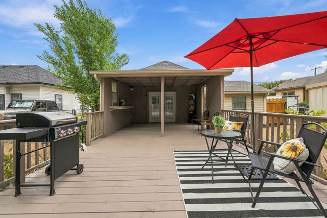 311 N Pendell Avenue, Cleburne, TX 76033