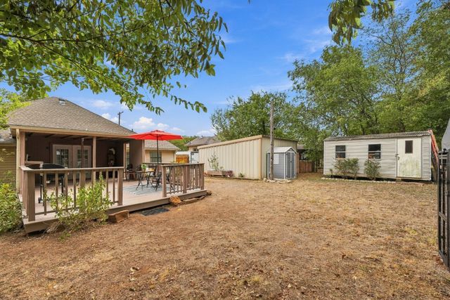 311 N Pendell Avenue, Cleburne, TX 76033