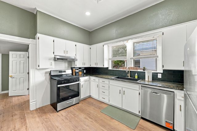 311 N Pendell Avenue, Cleburne, TX 76033