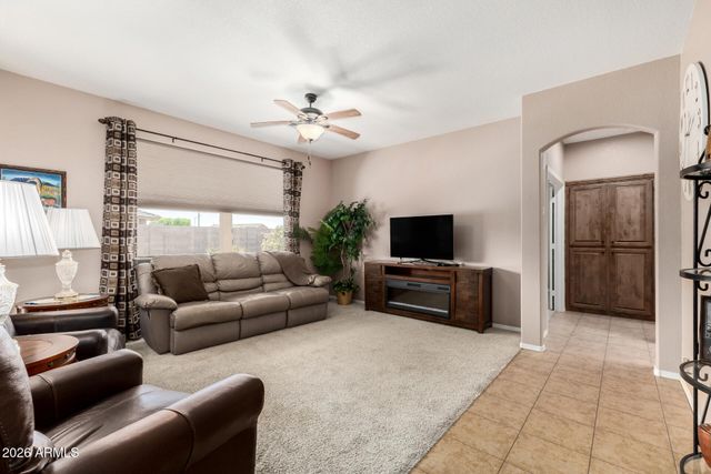 10935 E OLLA Avenue, Mesa, AZ 85212