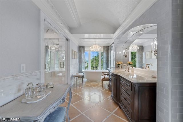 3675 Gordon DR, Naples, FL 34102