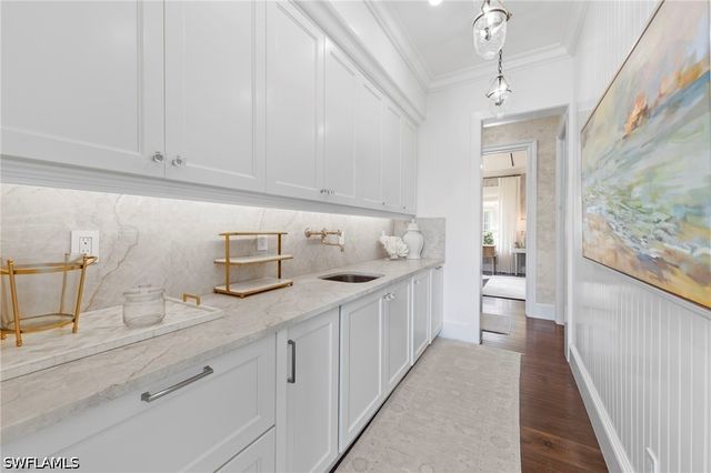 3675 Gordon DR, Naples, FL 34102