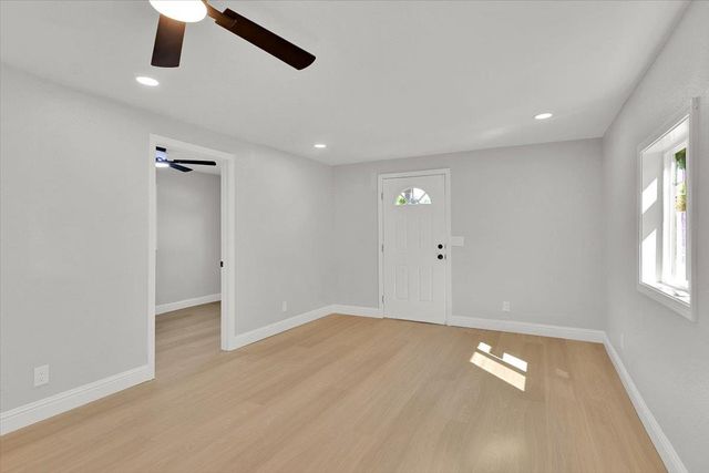 1872 6th Ave, Olivehurst, CA 95961