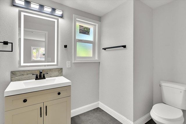 1872 6th Ave, Olivehurst, CA 95961