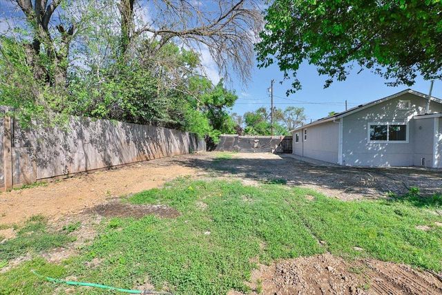 1872 6th Ave, Olivehurst, CA 95961