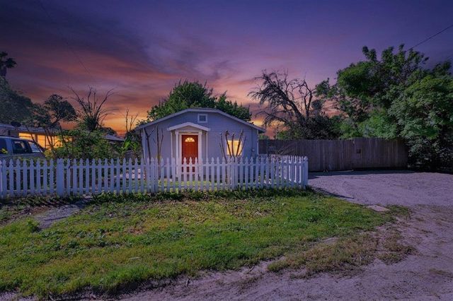 1872 6th Ave, Olivehurst, CA 95961