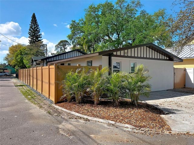 3021 GRANVILLE COURT N, St Petersburg, FL 33704