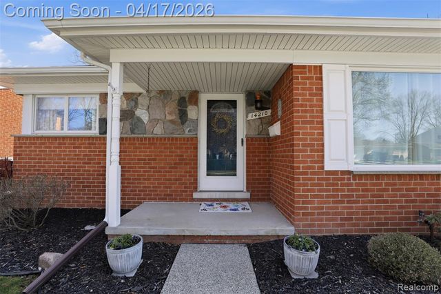 14210 Ingram Street, Livonia, MI 48154