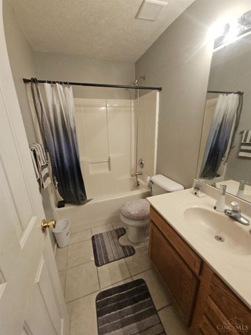 3340 Brodbeck Place, Cincinnati, OH 45211