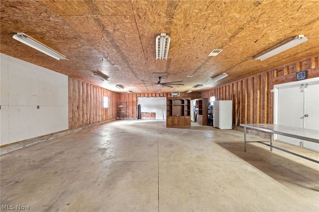 860 Meridian Street, Akron, OH 44310