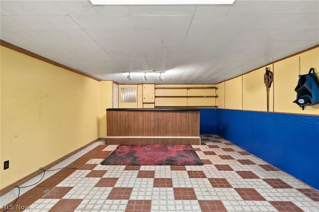 860 Meridian Street, Akron, OH 44310