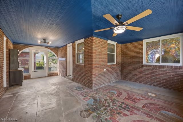 860 Meridian Street, Akron, OH 44310