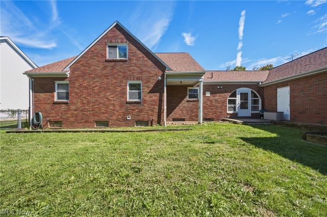 860 Meridian Street, Akron, OH 44310