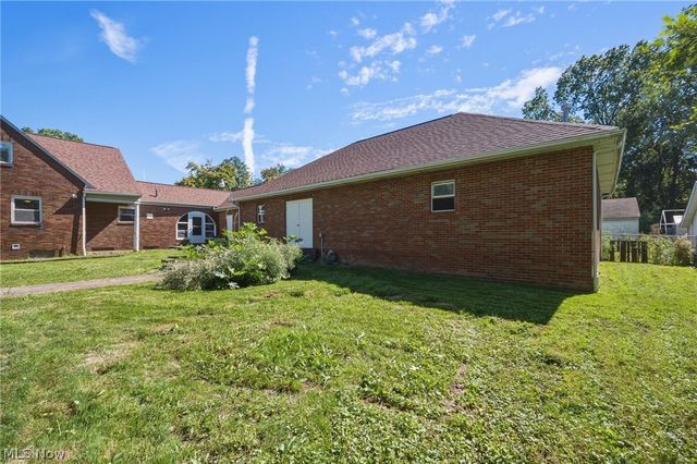 860 Meridian Street, Akron, OH 44310