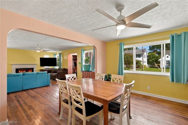 860 Meridian Street, Akron, OH 44310