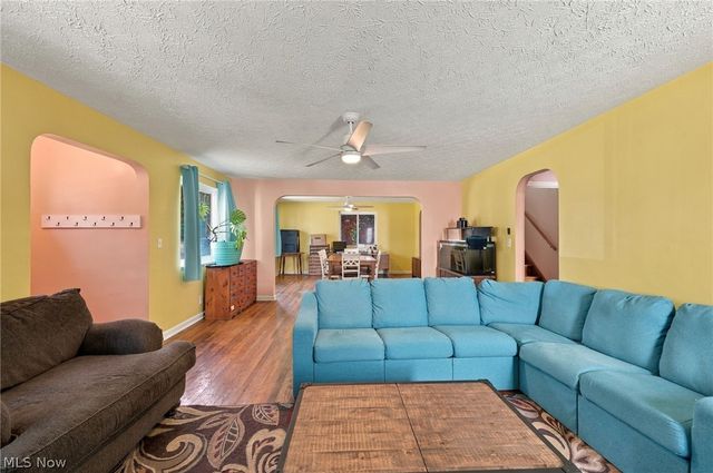 860 Meridian Street, Akron, OH 44310