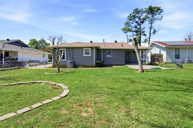 705 Vine Street, Euless, TX 76040