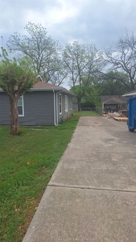 705 Vine Street, Euless, TX 76040