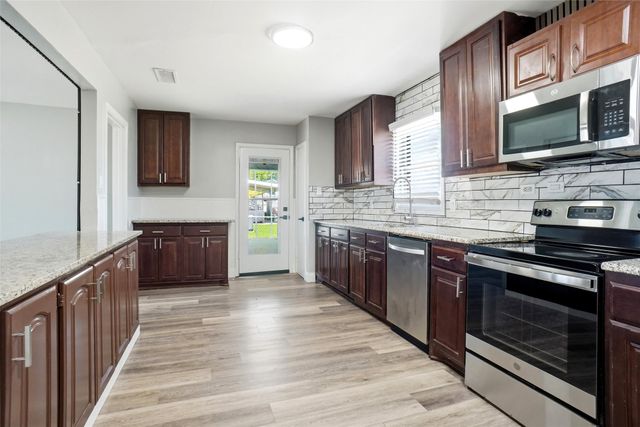 705 Vine Street, Euless, TX 76040