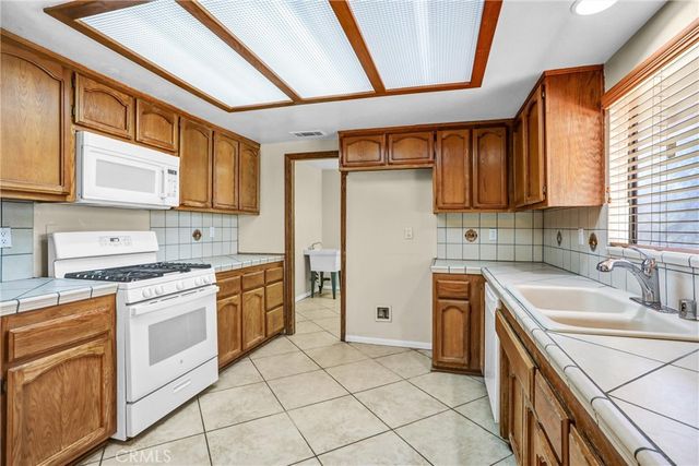 1466 Marion, Devore, CA 92407