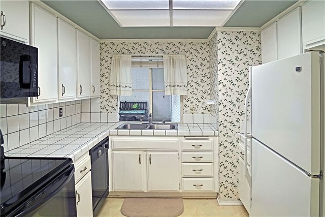 8566 Van Ness Court 22C, Huntington Beach, CA 92646