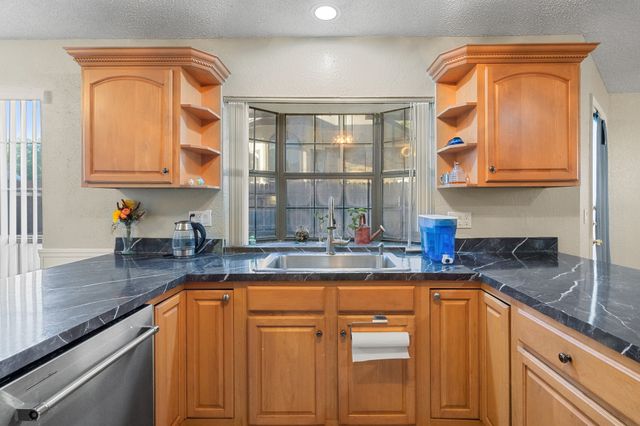5422 Peninsula Way, Garland, TX 75043