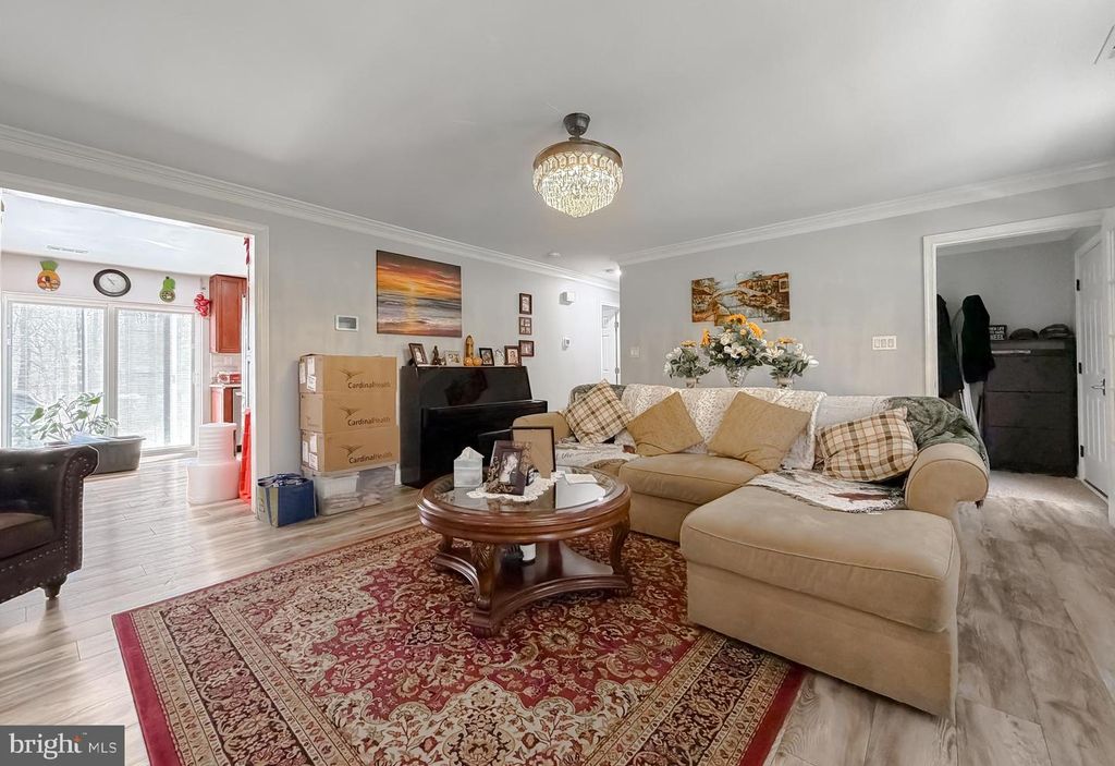 Image 10 of property listing at 30150 HUNTT RD, Mechanicsville, MD 20659