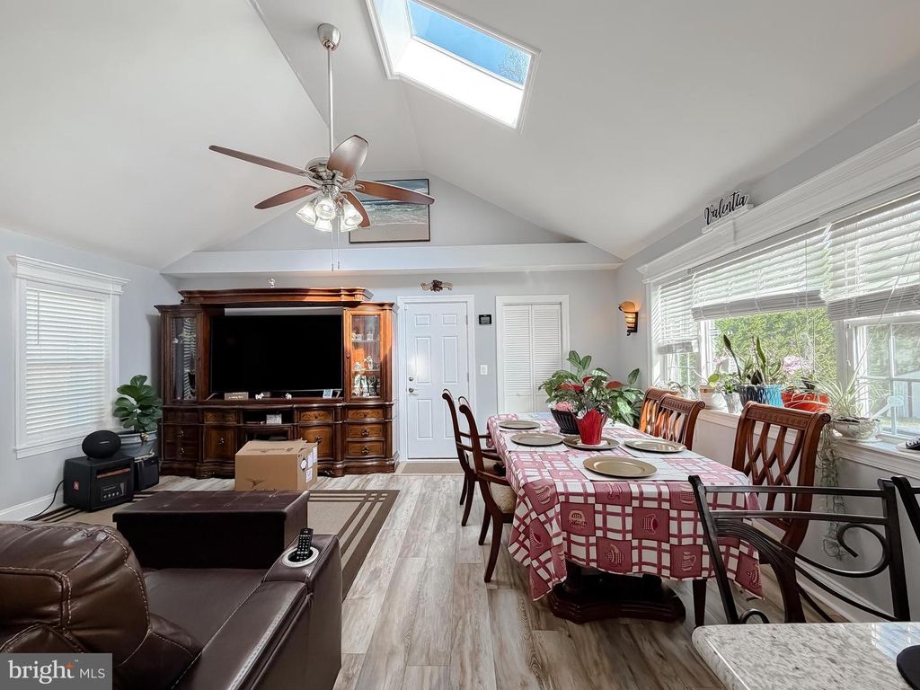 Image 12 of property listing at 30150 HUNTT RD, Mechanicsville, MD 20659