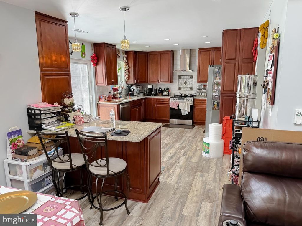 Image 15 of property listing at 30150 HUNTT RD, Mechanicsville, MD 20659