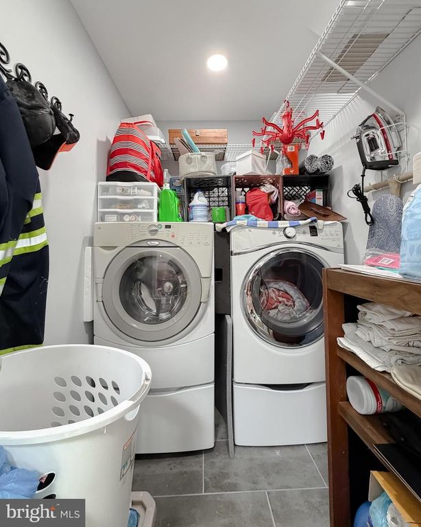 Image 38 of property listing at 30150 HUNTT RD, Mechanicsville, MD 20659