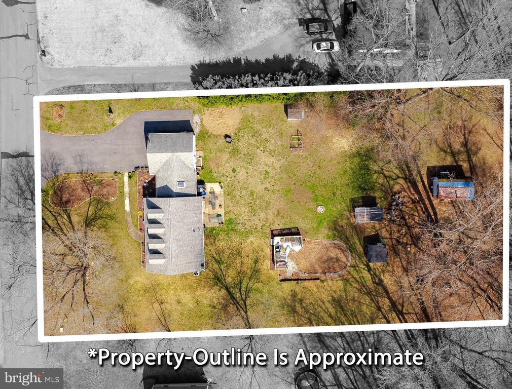 Image 5 of property listing at 30150 HUNTT RD, Mechanicsville, MD 20659