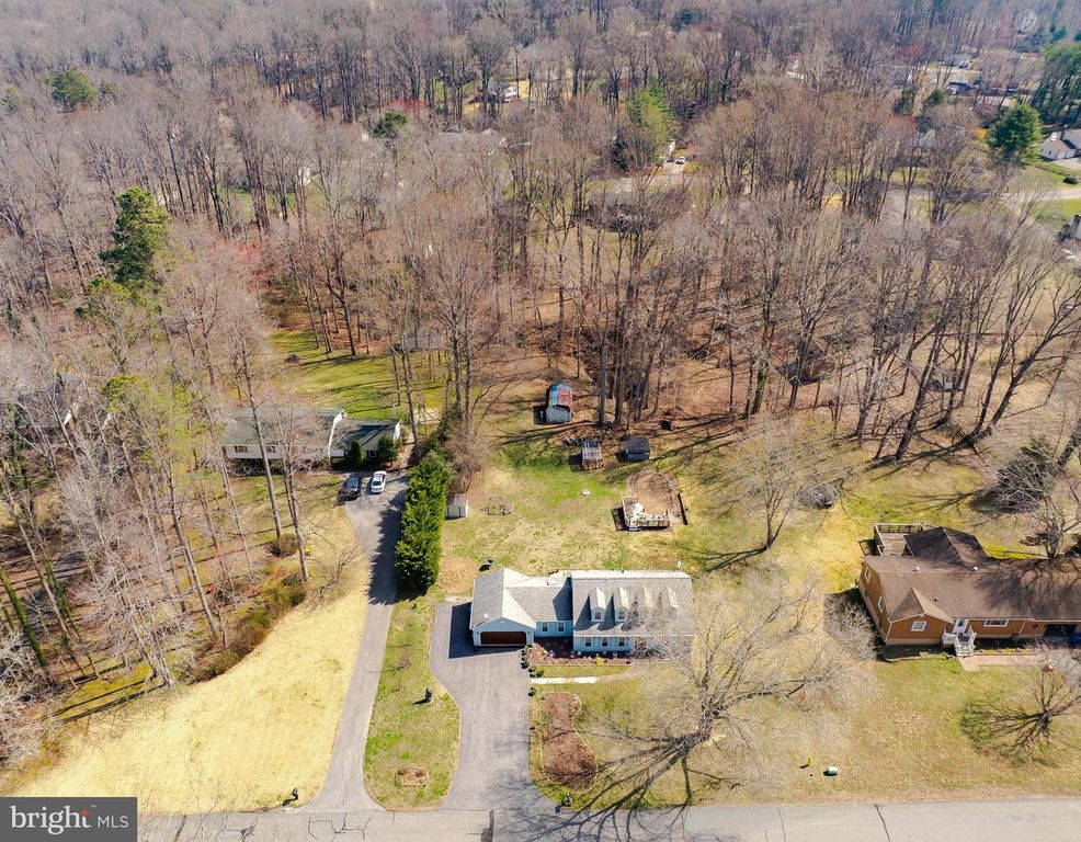 Image 6 of property listing at 30150 HUNTT RD, Mechanicsville, MD 20659
