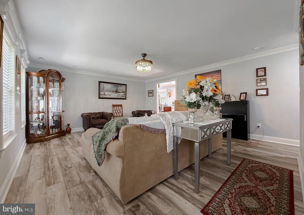 Image 8 of property listing at 30150 HUNTT RD, Mechanicsville, MD 20659