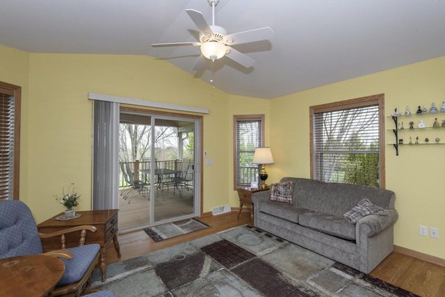 2649 Oak Knoll DRIVE, Jackson, WI 53037