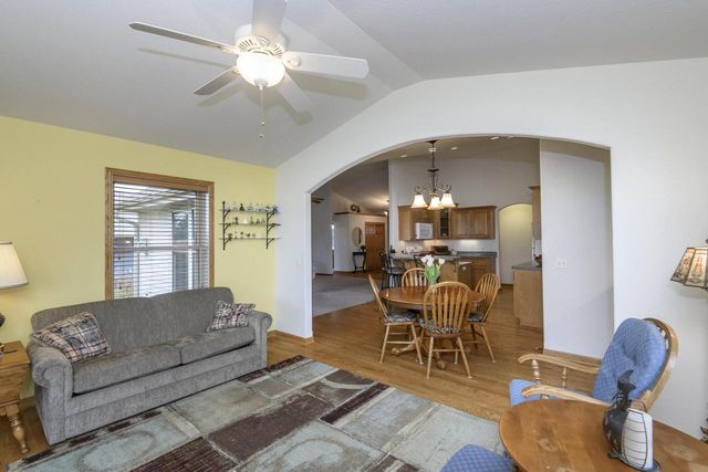 2649 Oak Knoll DRIVE, Jackson, WI 53037