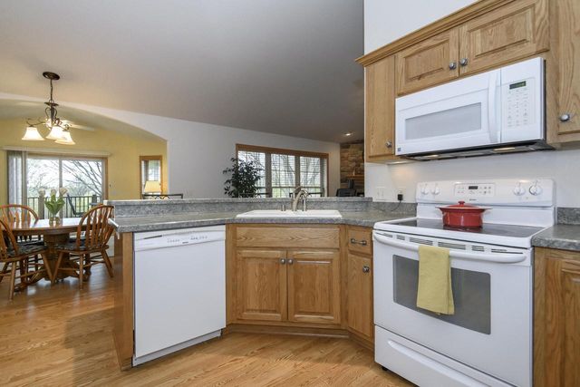 2649 Oak Knoll DRIVE, Jackson, WI 53037