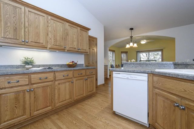 2649 Oak Knoll DRIVE, Jackson, WI 53037