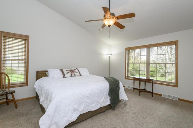 2649 Oak Knoll DRIVE, Jackson, WI 53037