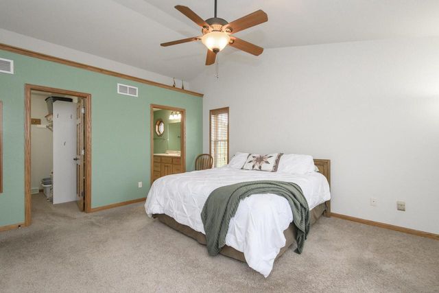 2649 Oak Knoll DRIVE, Jackson, WI 53037
