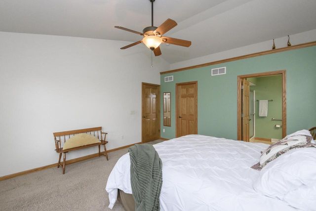 2649 Oak Knoll DRIVE, Jackson, WI 53037