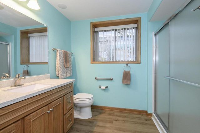 2649 Oak Knoll DRIVE, Jackson, WI 53037