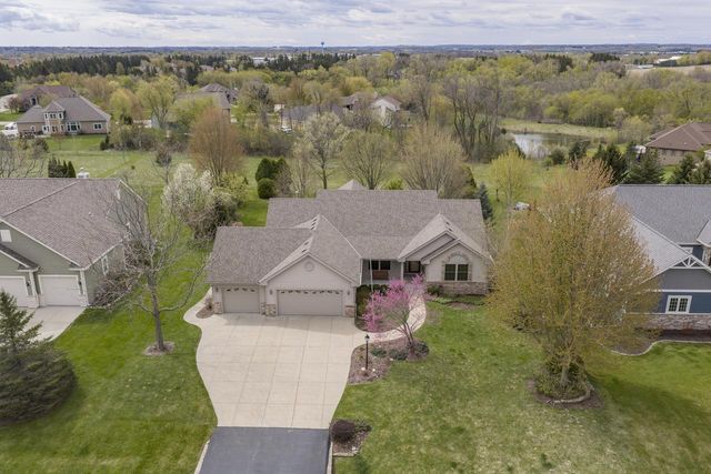 2649 Oak Knoll DRIVE, Jackson, WI 53037