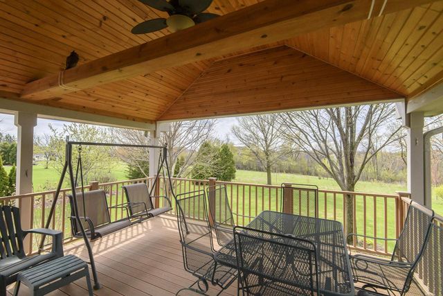 2649 Oak Knoll DRIVE, Jackson, WI 53037