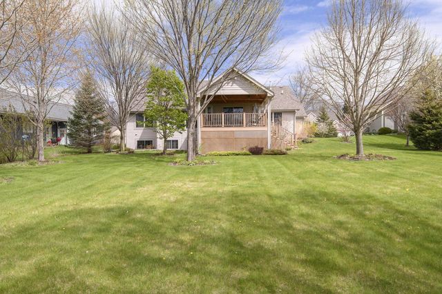 2649 Oak Knoll DRIVE, Jackson, WI 53037