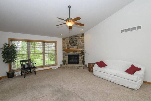 2649 Oak Knoll DRIVE, Jackson, WI 53037